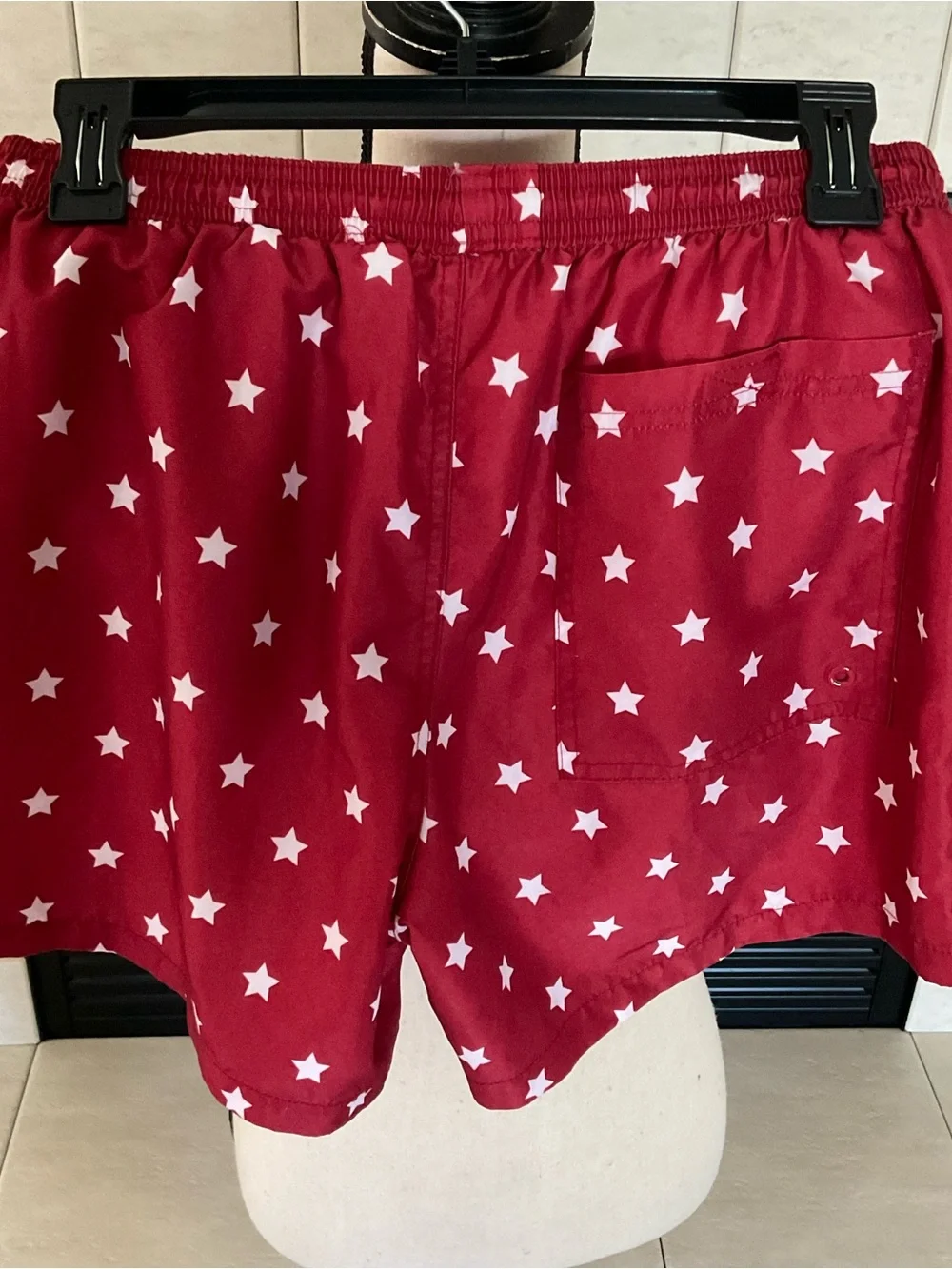 Brave Soul Deep Red Star Print Swim Trunks, Boys Sz M